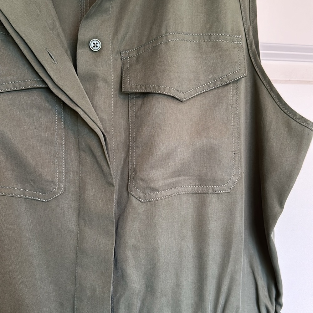 Banana Republic cargo style romper size large NWTS Army green. Pockets! - Picture 7 of 9